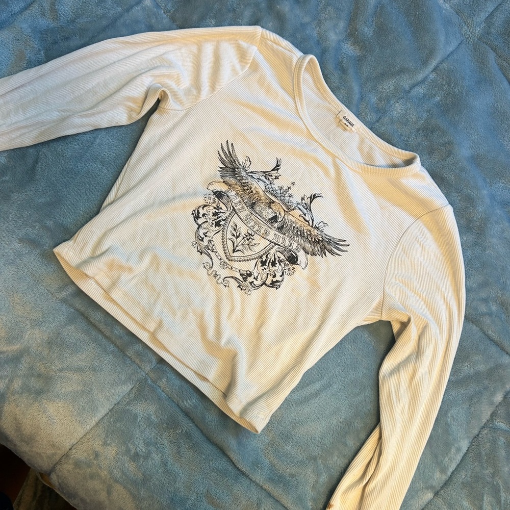 Long sleeve cropped graphic tee